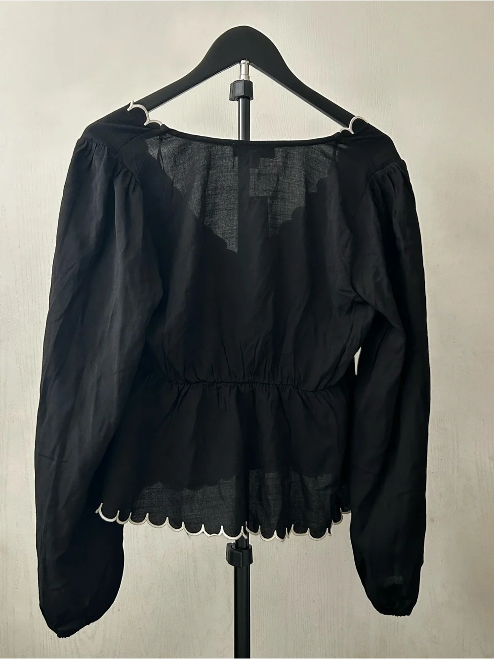 Francesca's Collections Black Long-Sleeve Peasant Top with White Scallop Trim - Picture 5 of 5